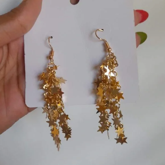 ⭐️ Star Dangle Earrings ⭐️ - Picture 4 of 4